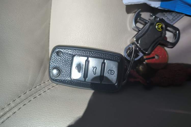 Used Skoda Octavia 2014 1.6L Manual Yijun Edition Vehicle Key