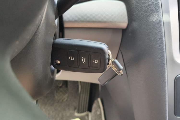 Used Skoda Octavia 2014 1.6L Manual Yijun Edition Vehicle Key