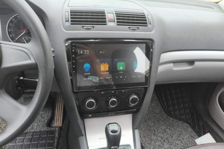Used Skoda Octavia 2014 1.6L Automatic Yijie Edition Audio And AC Panel