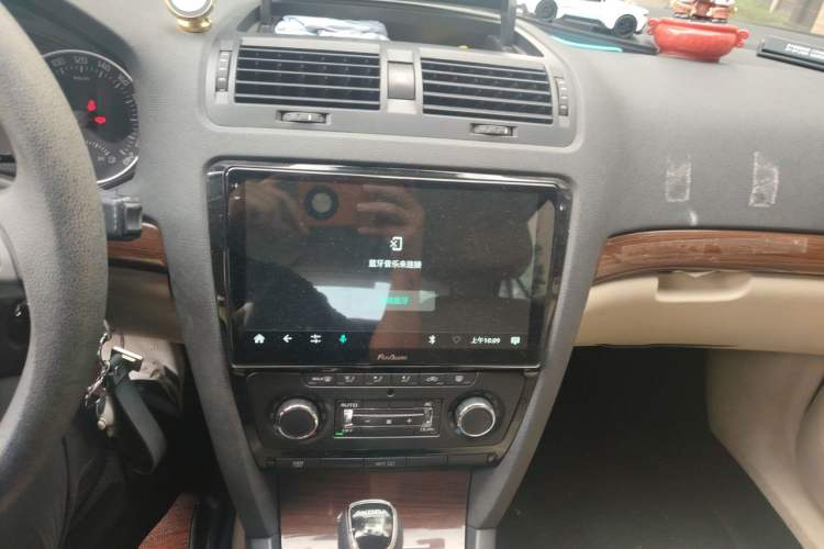 Used Skoda Octavia 2014 1.6L Automatic Yijun Edition Audio And AC Panel