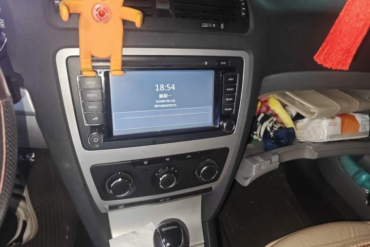 Used Skoda Octavia 2014 1.6L Automatic Yijie Edition Audio And AC Panel