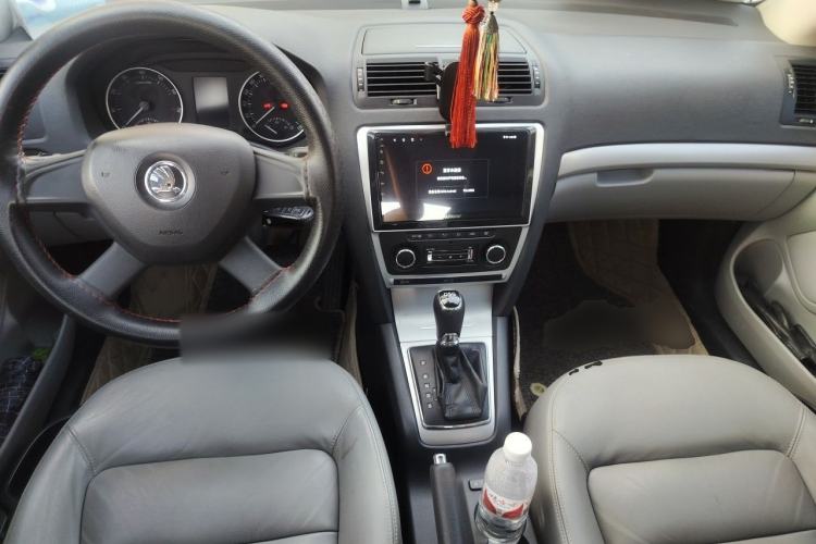 Used Skoda Octavia 2014 1.4TSI DSG Yijun Edition Center Console
