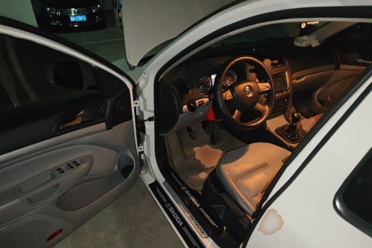 Used Skoda Octavia 2014 1.6L Manual Yijun Edition Driver Seat