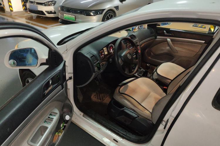 Used Skoda Octavia 2014 1.6L Manual Yijie Edition Driver Seat