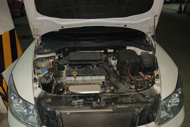 Used Skoda Octavia 2014 1.6L Manual Yijun Edition Engine Bay