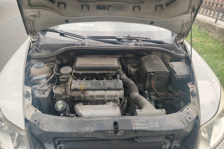 Used Skoda Octavia 2014 1.6L Automatic Yijun Edition Engine Bay
