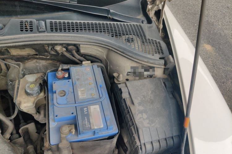 Used Skoda Octavia 2014 1.6L Manual Yijun Edition Engine Bay Left