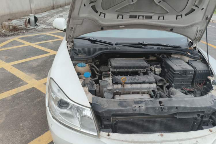 Used Skoda Octavia 2014 1.6L Automatic Yijie Edition Engine Bay Right