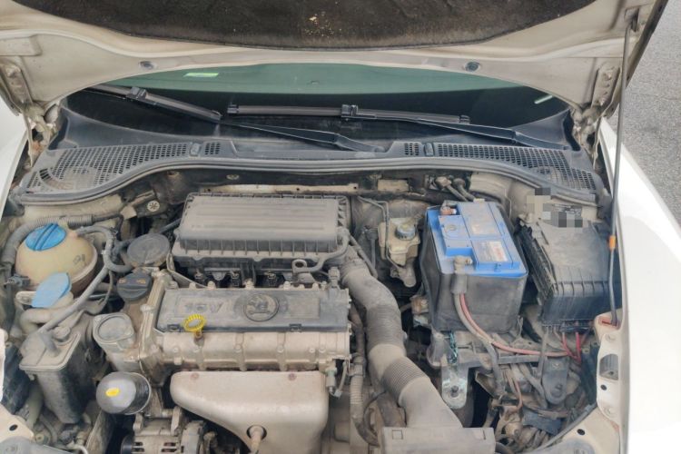 Used Skoda Octavia 2014 1.6L Manual Yijun Edition Engine Bay