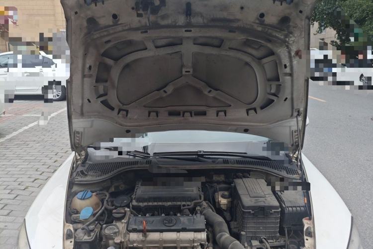 Used Skoda Octavia 2014 1.6L Automatic Yijun Edition Engine Bay