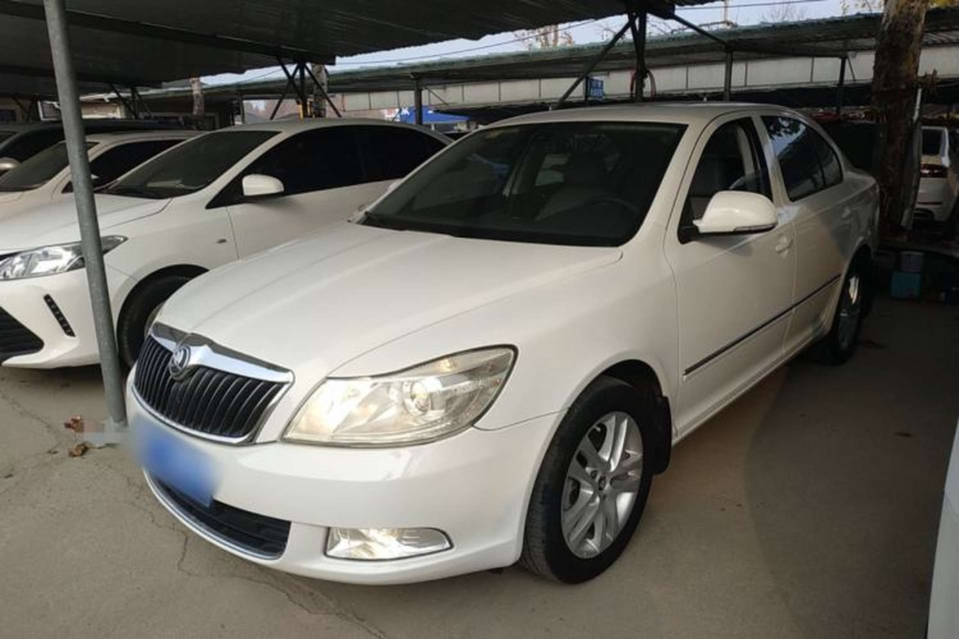 Used Skoda Octavia 2014 1.4TSI DSG Yijun Edition Front Left 45 Deg