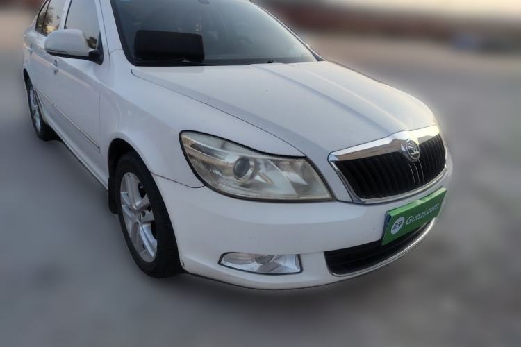 Used Skoda Octavia 2014 1.4TSI DSG Yijun Edition Front Right 45 Deg