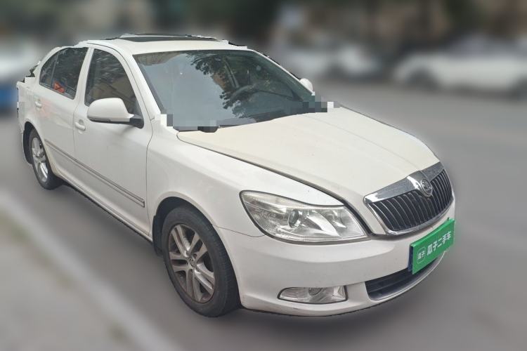 Used Skoda Octavia 2014 1.6L Automatic Yijun Edition Front Right 45 Deg