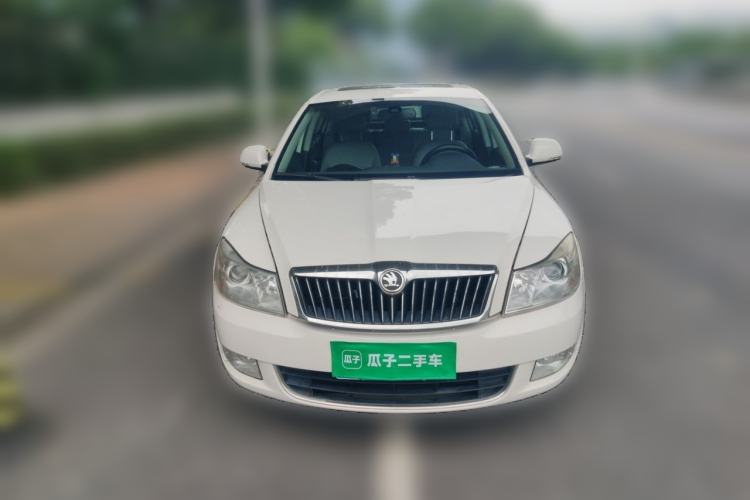 Used Skoda Octavia 2014 1.6L Manual Yijun Edition Front