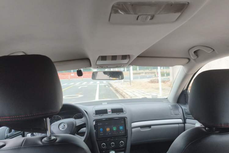 Used Skoda Octavia 2014 1.6L Automatic Yijie Edition Headliner