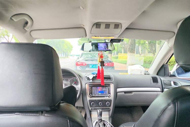 Used Skoda Octavia 2014 1.6L Automatic Yijie Edition Headliner