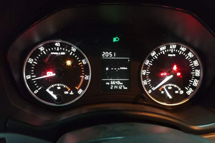 Used Skoda Octavia 2014 1.6L Manual Yijie Edition Instrument Cluster