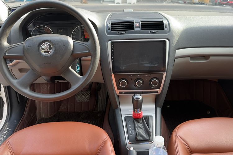 Used Skoda Octavia 2014 1.6L Automatic Eado Edition Interior 2