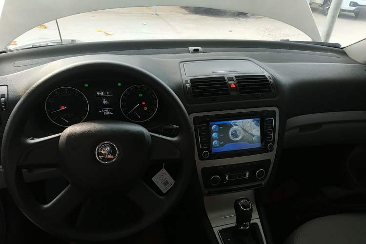 Used Skoda Octavia 2014 1.4TSI DSG Yijun Edition Interior 2