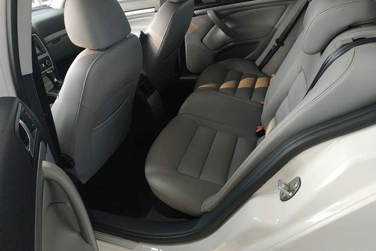 Used Skoda Octavia 2014 1.4TSI DSG Yijun Edition Interior 4