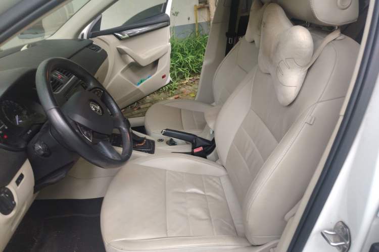 Used Skoda Octavia 2014 1.4TSI DSG Eado Edition Left Front Seat