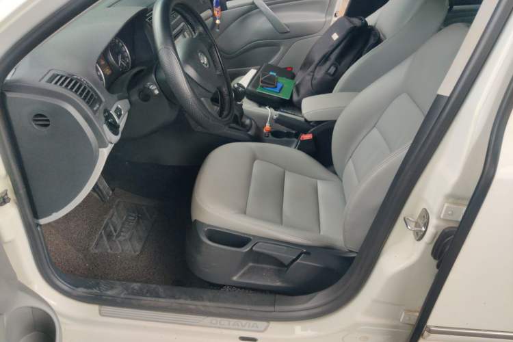 Used Skoda Octavia 2014 1.6L Manual Yijun Edition Left Front Seat
