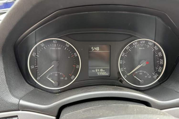 Used Skoda Octavia 2014 1.6L Automatic Eado Edition Odometer Close Up