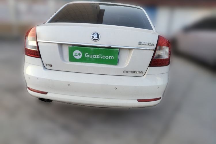 Used Skoda Octavia 2014 1.4TSI DSG Yijun Edition Rear