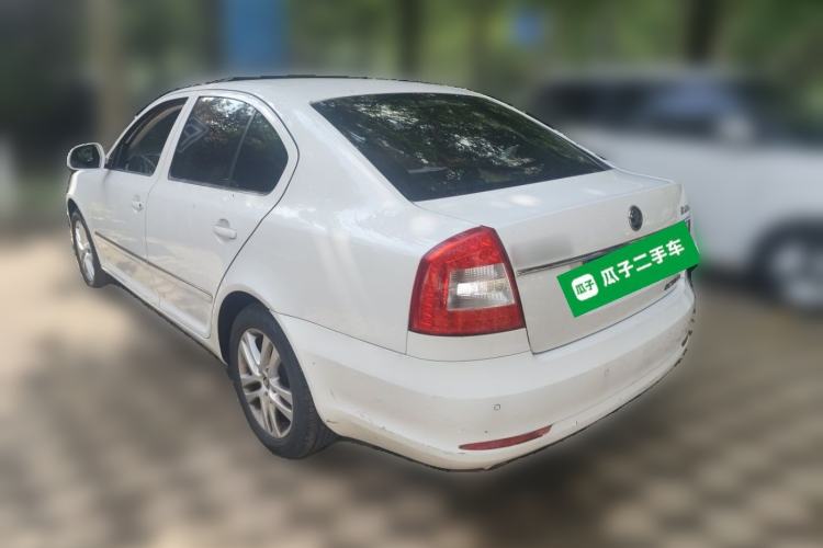 Used Skoda Octavia 2014 1.6L Manual Yijun Edition Rear Left 45 Deg