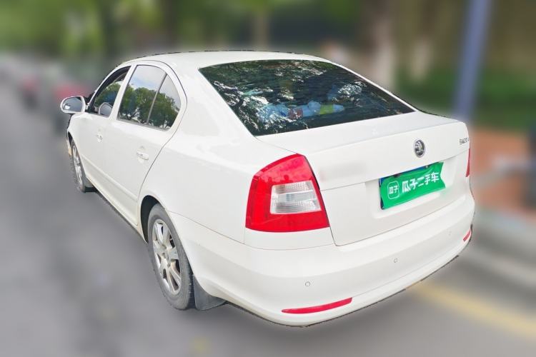 Used Skoda Octavia 2014 1.6L Automatic Yijie Edition Rear Left 45 Deg