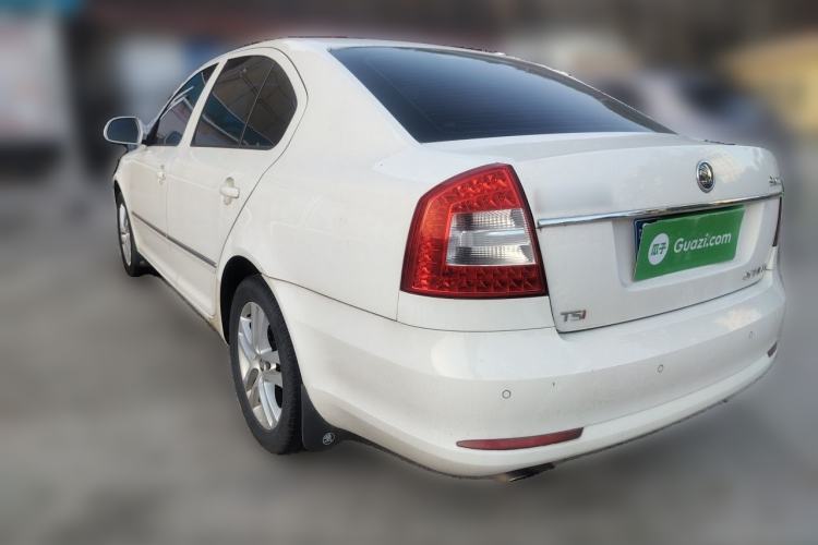 Used Skoda Octavia 2014 1.4TSI DSG Yijun Edition Rear Left 45 Deg