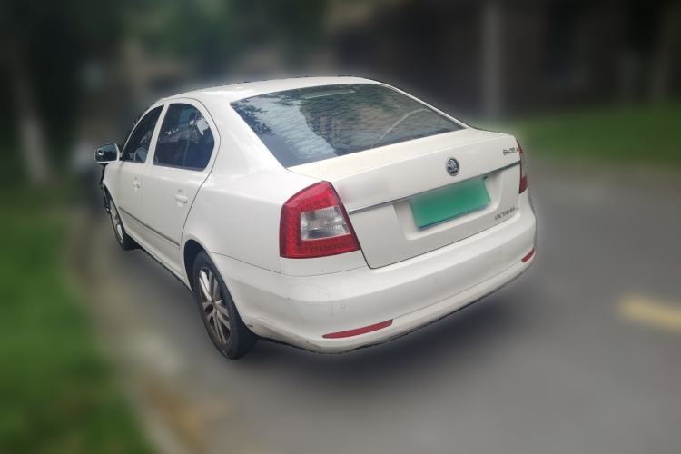 Used Skoda Octavia 2014 1.6L Automatic Yijun Edition Rear Left 45 Deg
