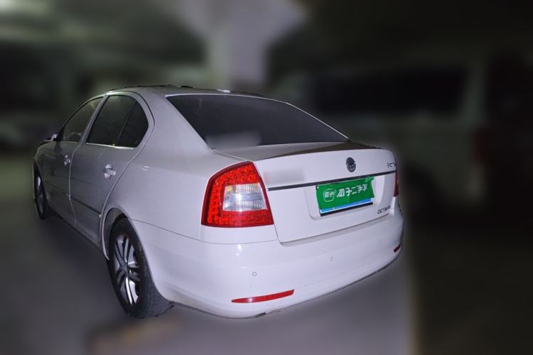 Used Skoda Octavia 2014 1.6L Manual Yijun Edition Rear Left 45 Deg