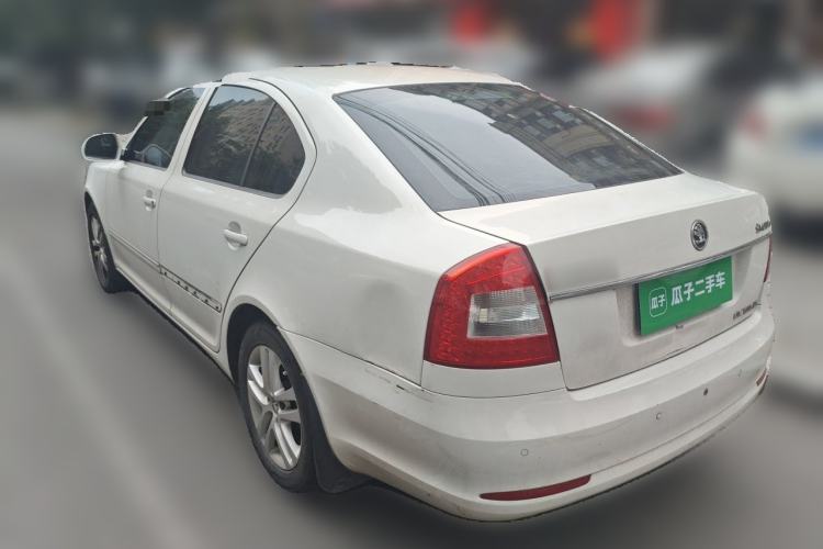 Used Skoda Octavia 2014 1.6L Automatic Yijun Edition Rear Left 45 Deg