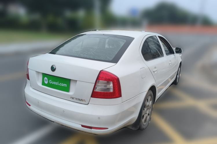 Used Skoda Octavia 2014 1.6L Automatic Yijie Edition Rear Right 45 Deg