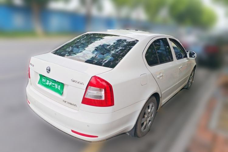 Used Skoda Octavia 2014 1.6L Automatic Yijie Edition Rear Right 45 Deg