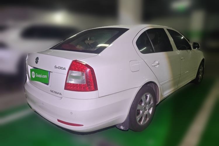 Used Skoda Octavia 2014 1.6L Automatic Yijie Edition Rear Right 45 Deg