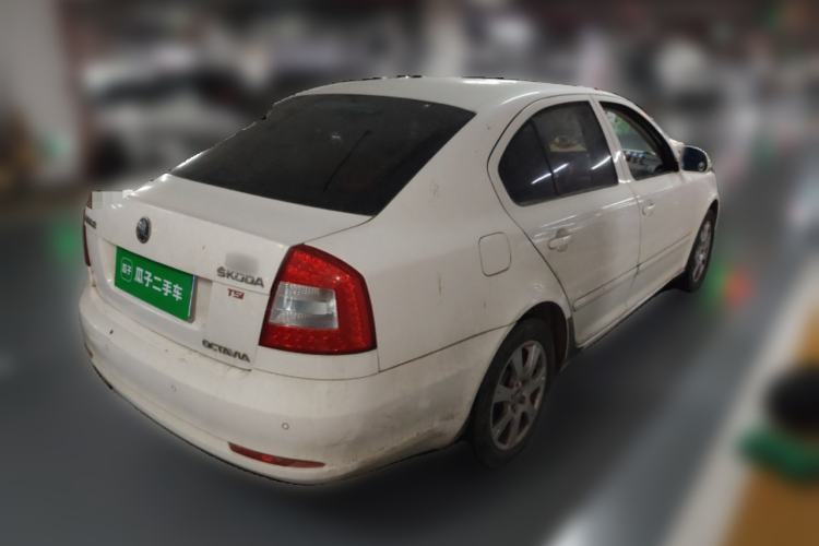 Used Skoda Octavia 2014 1.6L Manual Yijie Edition Rear Right 45 Deg