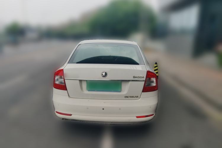 Used Skoda Octavia 2014 1.6L Manual Yijun Edition Rear