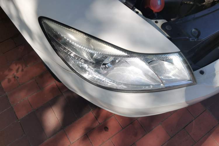 Used Skoda Octavia 2014 1.6L Manual Yijie Edition Right Front Headlight