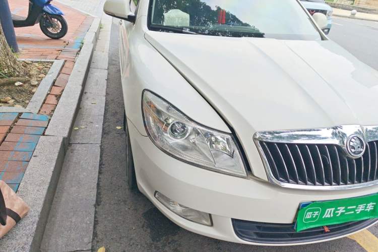 Used Skoda Octavia 2014 1.6L Automatic Yijie Edition Right Front Headlight