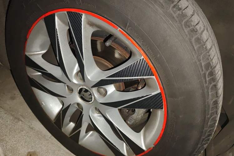 Used Skoda Octavia 2014 1.6L Manual Yijun Edition Right Front Wheel Hub