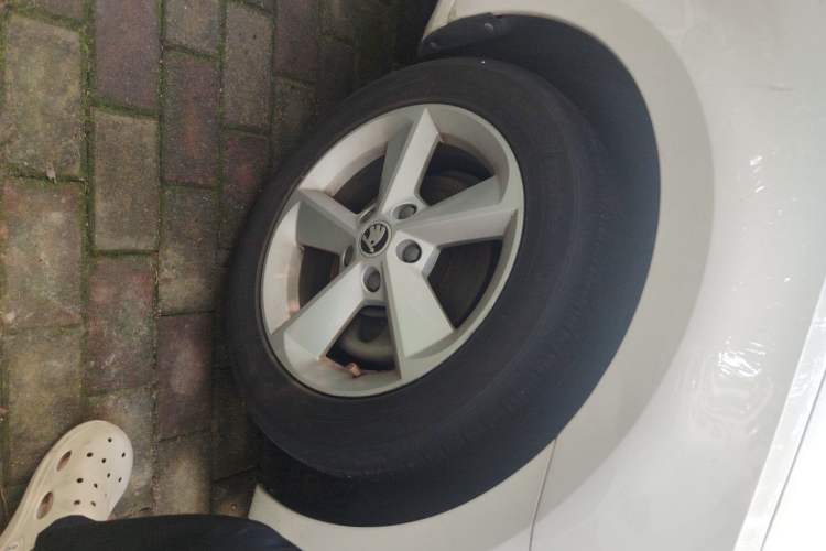Used Skoda Octavia 2014 1.4TSI DSG Eado Edition Right Front Wheel Hub