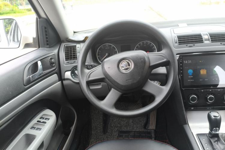 Used Skoda Octavia 2014 1.6L Automatic Yijie Edition Steering Wheel