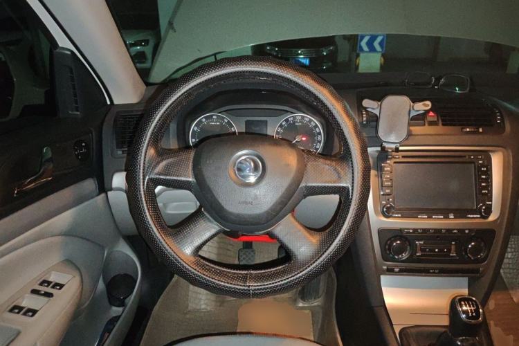 Used Skoda Octavia 2014 1.6L Manual Yijun Edition Steering Wheel