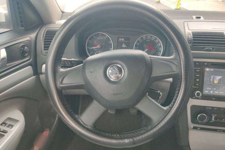 Used Skoda Octavia 2014 1.6L Manual Yijun Edition Steering Wheel