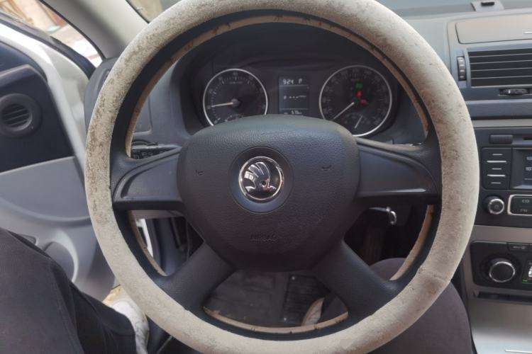 Used Skoda Octavia 2014 1.6L Automatic Yijun Edition Steering Wheel