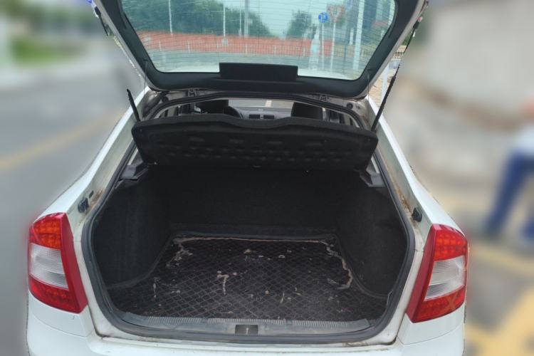 Used Skoda Octavia 2014 1.6L Automatic Yijie Edition Trunk