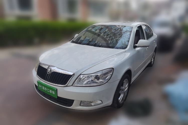 Used Skoda Octavia 2014 1.6L Automatic Yijun Edition Guazi used car, China used car export, Used car for sale, Used cars, Cheapest cars for sale