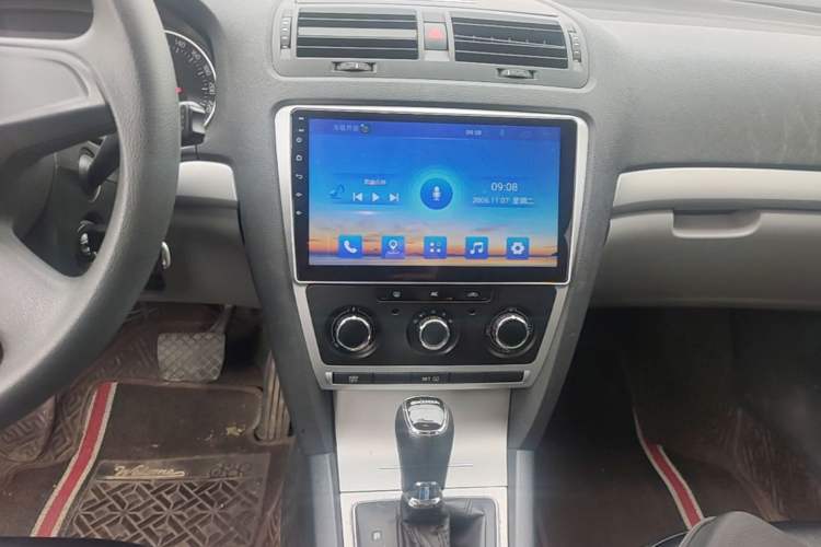 Used Skoda Octavia 2014 1.6L Automatic Yijie Edition Audio And AC Panel